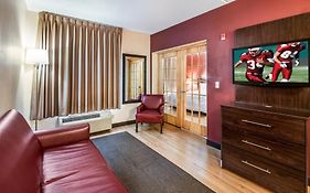 Red Roof Inn Plus Long Island - Garden City