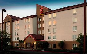 Red Roof Inn Plus Long Island - Garden City